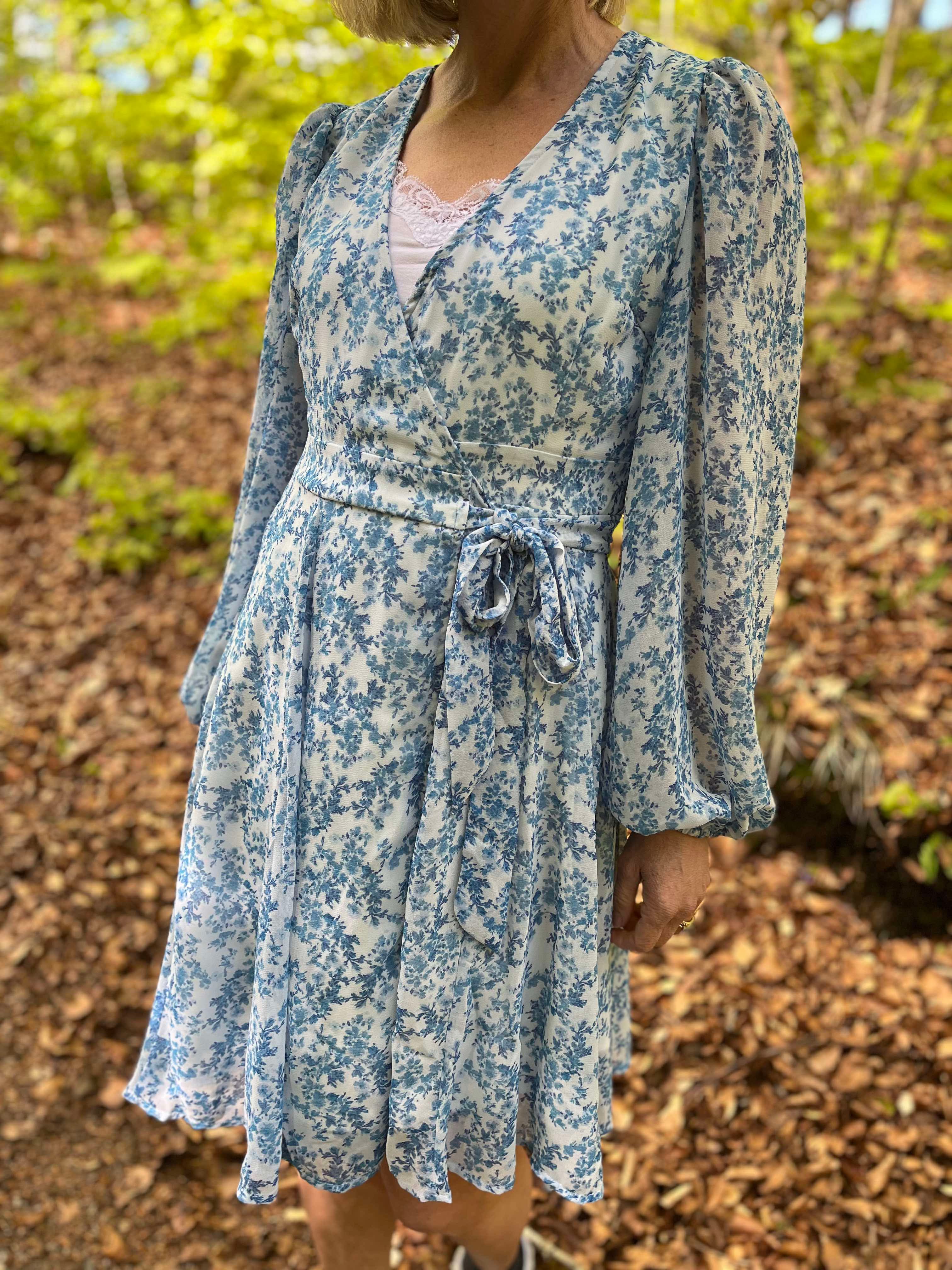 AWAUDORA Short Dress - Skyway